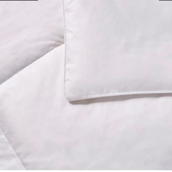 Full/queen feather and down comforter - Picture 5 of 7